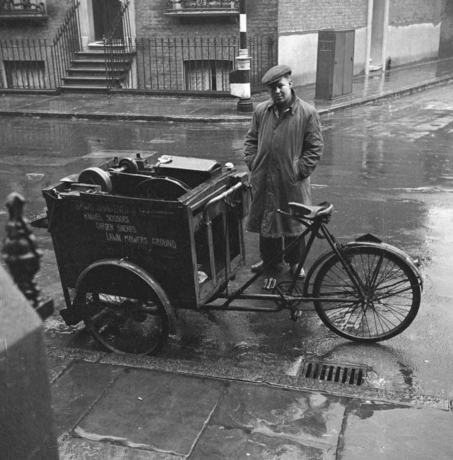knife sharpener in london 1950s